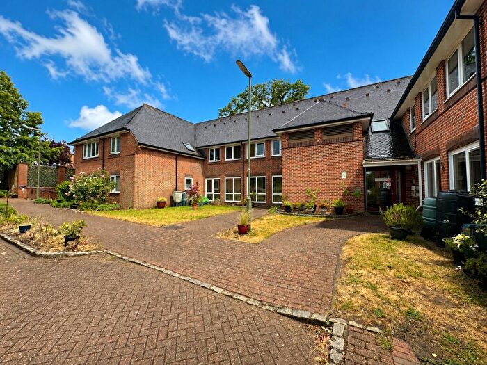 1 Bedroom Flat For Sale In Appley Drive, Camberley, Surrey, GU15