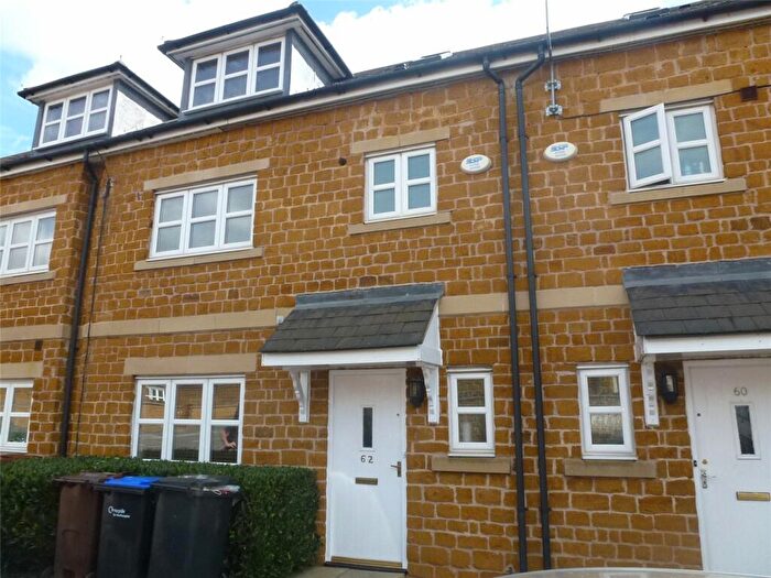 4 Bedroom Terraced House To Rent In Blisworth Close, East Hunsbury, Northampton, NN4