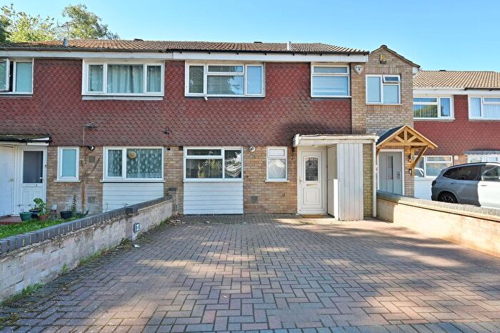 3 Bedroom Terraced House For Sale In Greenbank Road, Watford, WD17