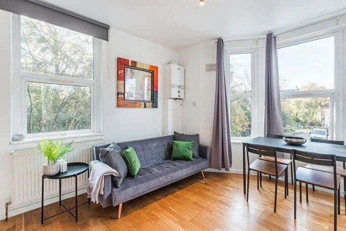 8 Bedroom Semi Detached House To Rent In Brailsford Road, London, SW2