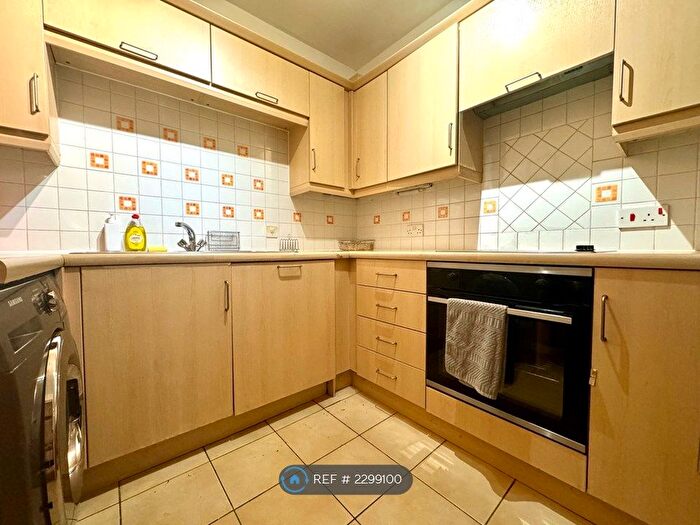1 Bedroom Flat To Rent In Randolph Gardens, London, NW6
