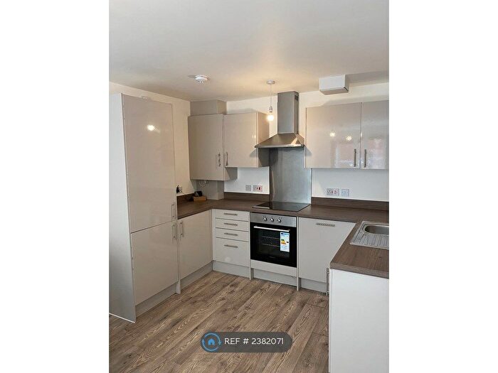 2 Bedroom Flat To Rent In Homa House, Stockport, SK1