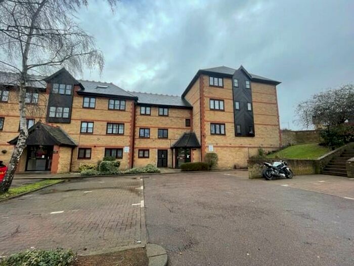 1 Bedroom Apartment To Rent In College Close, Grays, RM17