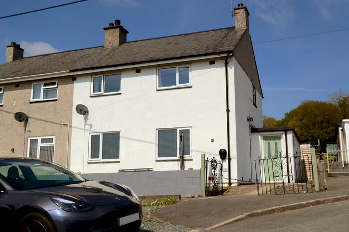 3 Bedroom Semi-Detached House For Sale In Llanystumdwy, Criccieth, LL52