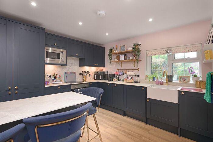 2 Bedroom Maisonette For Sale In Newtown Road, Marlow, SL7