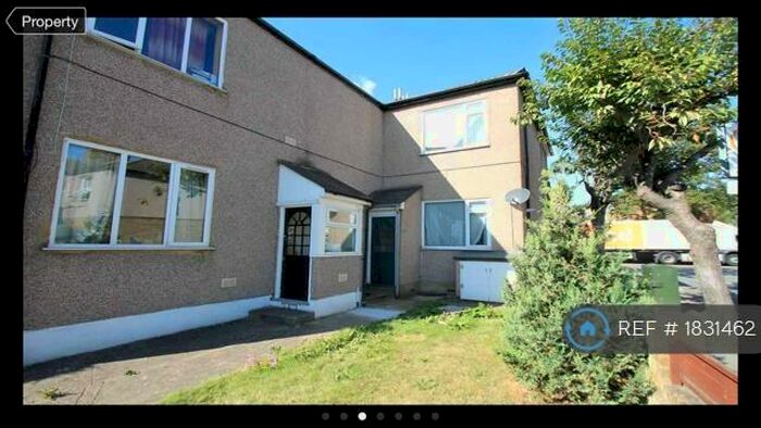 1 Bedroom Flat To Rent In Cranbrook Road, Ilford, IG6