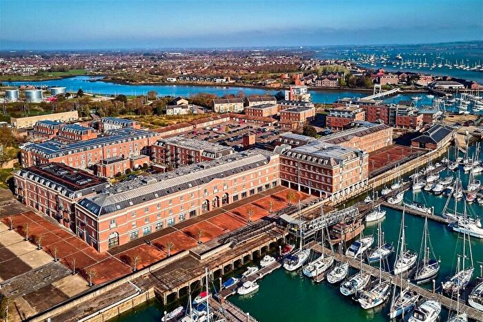 2 Bedroom Apartment For Sale In Weevil Lane, Gosport, Hampshire, PO12