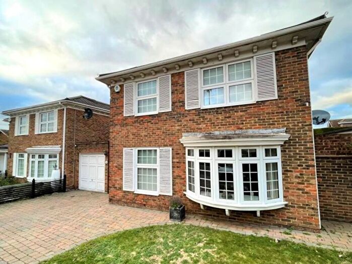 4 Bedroom Detached House To Rent In Serviden Drive, Bromley, BR1