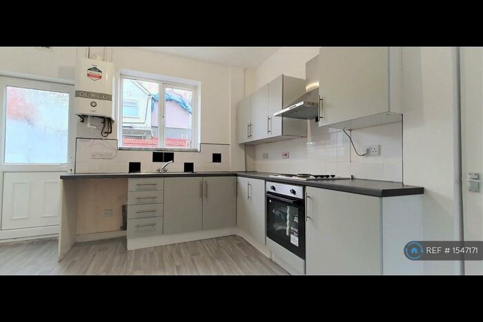 3 Bedroom Terraced House To Rent In Darlington Street, Tyldesley, Manchester, M29