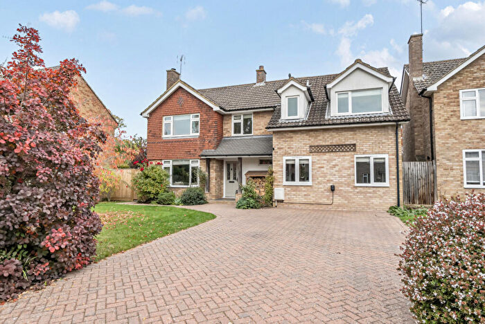 4 Bedroom Detached House For Sale In Trelawne Drive, Cranleigh, GU6