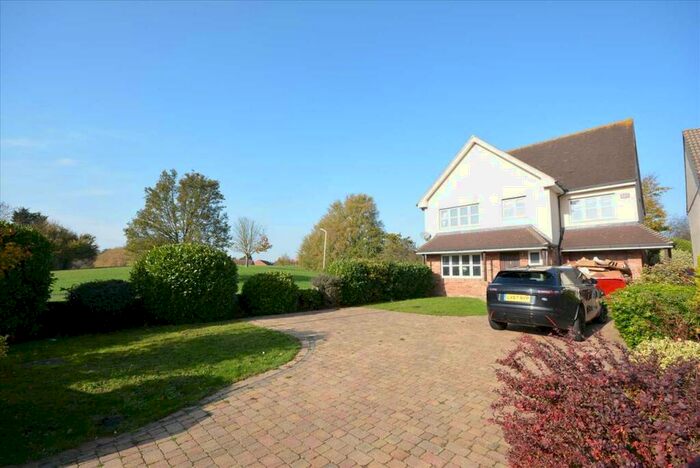 5 Bedroom Detached House To Rent In Tyle Green, Hornchurch Essex, Hornchurch, RM11