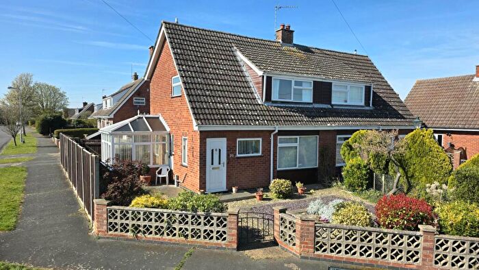 3 Bedroom Semi Detached House For Sale In St Denys Avenue, Sleaford, NG34
