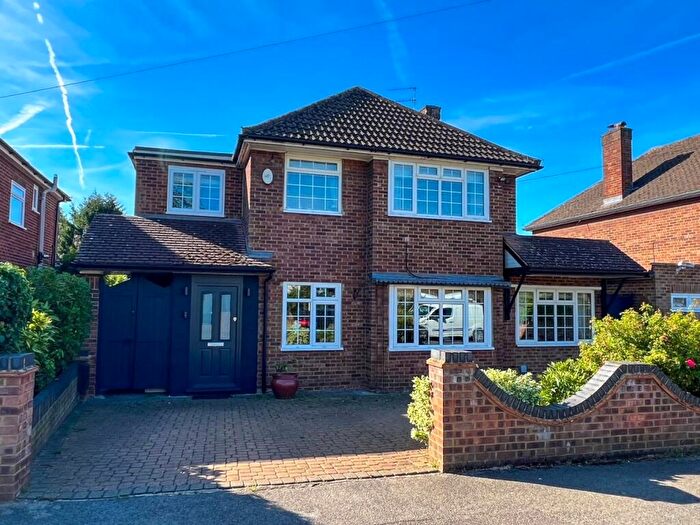 4 Bedroom Detached House For Sale In Cherry Orchard Gardens, West Molesey, KT8