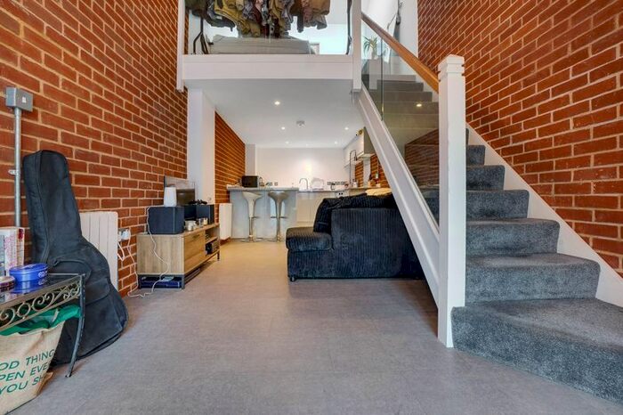 1 Bedroom Flat To Rent In Tannery Square, Canterbury, CT1