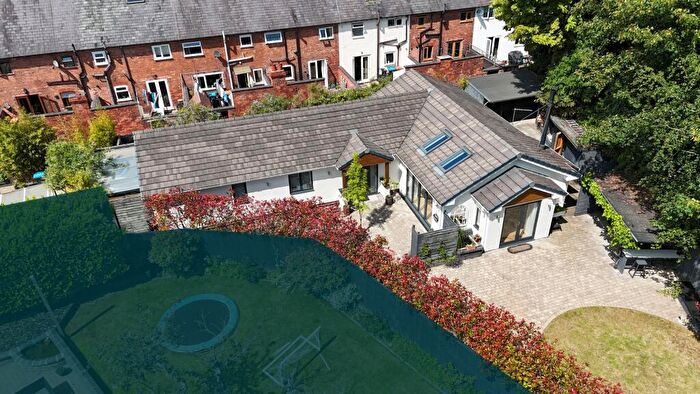 2 Bedroom Detached Bungalow For Sale In Flag Lane South, Upton, CH2