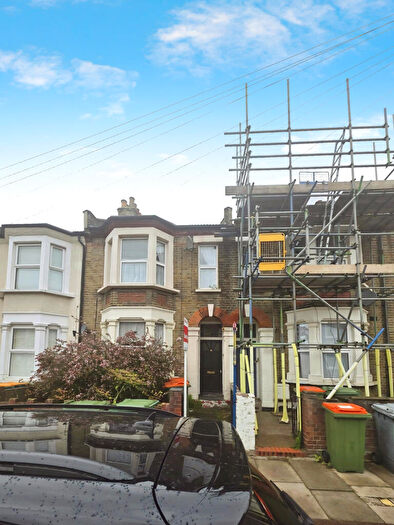 1 Bedroom Flat For Sale In Liddington Road, Stratford, London, Greater London, E15