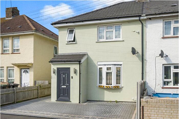 3 Bedroom House To Rent In Shamrock Road, DA12