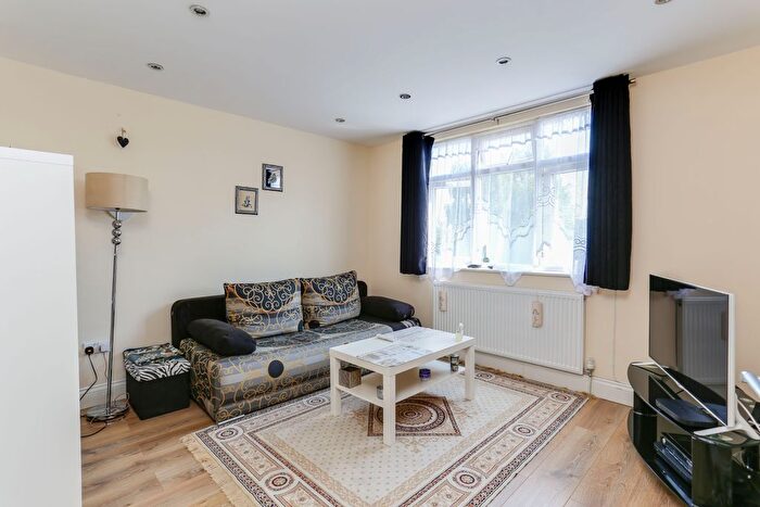 1 Bedroom Flat To Rent In Boston Road, Hanwell, W7