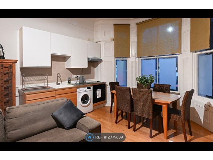 1 Bedroom Flat To Rent In Marloes Road, London, W8