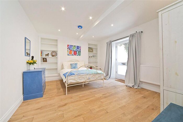 2 Bedroom Flat To Rent In Camden Road, Camden, NW1