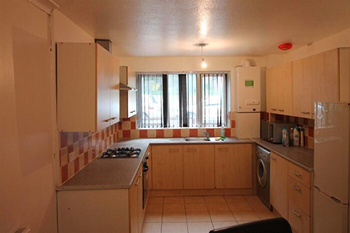 3 Bedroom House To Rent In Kendal Lane, Hyde Park, Leeds, LS3