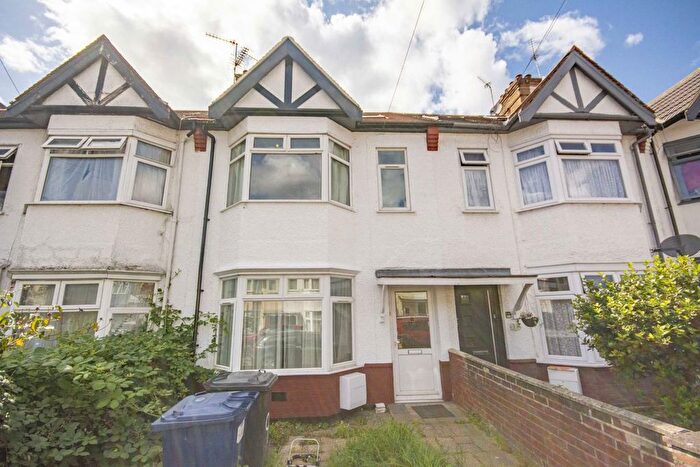 4 Bedroom Terraced House To Rent In Wroughton Terrace, London, NW4