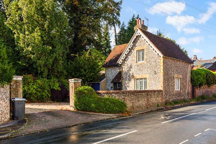 2 Bedroom Detached House To Rent In St. Cross Road, Winchester, Hampshire, SO23