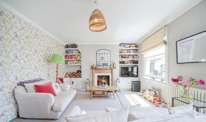 2 Bedroom Flat For Sale In Grosvenor Avenue, Highbury, N5