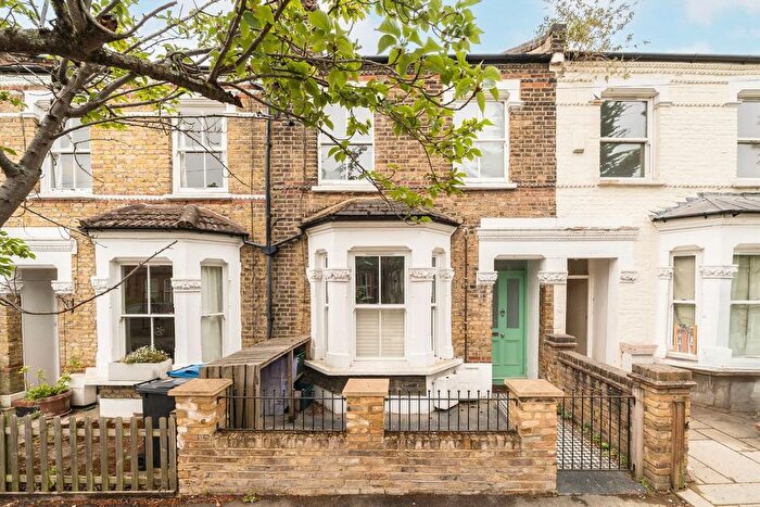 2 Bedroom Flat To Rent In Trevor Road, Wimbledon, SW19