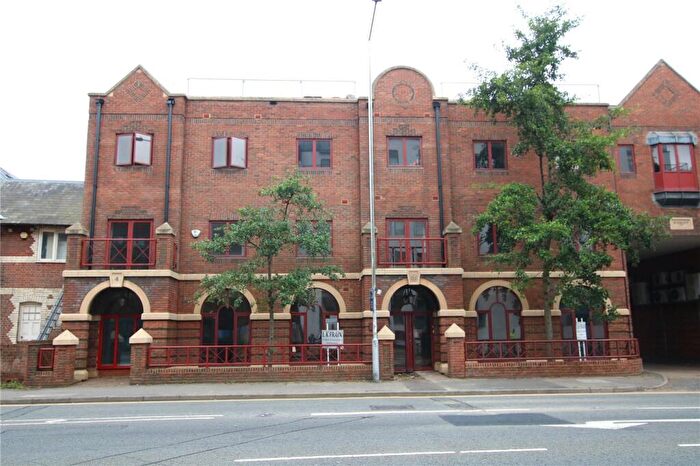 2 Bedroom Apartment To Rent In Wesley Gate, Queens Road, Reading, Berkshire, RG1