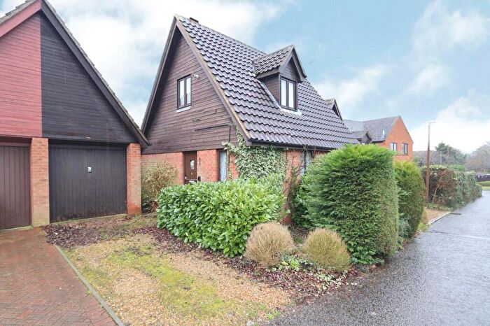 2 Bedroom Detached House For Sale In Caesars Close, Bancroft, Milton Keynes, Buckinghamshire, MK13