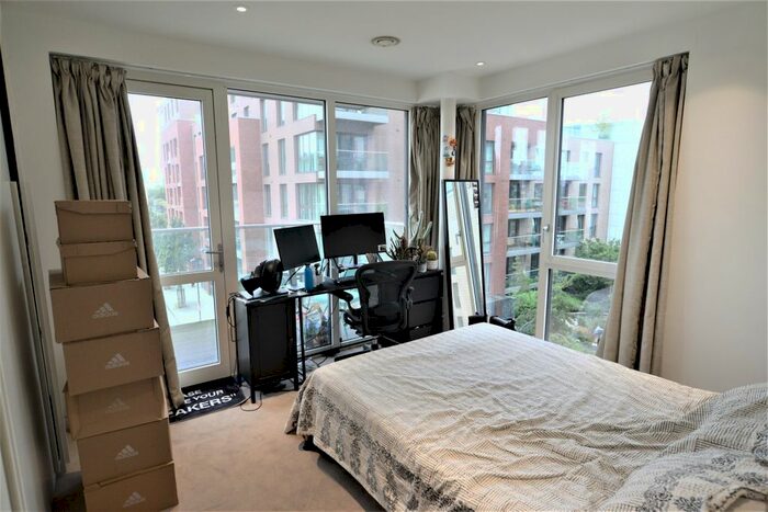 3 Bedroom Flat To Rent In Devan Grove, London N4