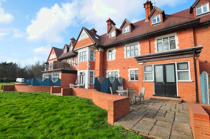 2 Bedroom Flat To Rent In Ferry Lane, Wraysbury, Staines-Upon-Thames, Berkshire, TW19