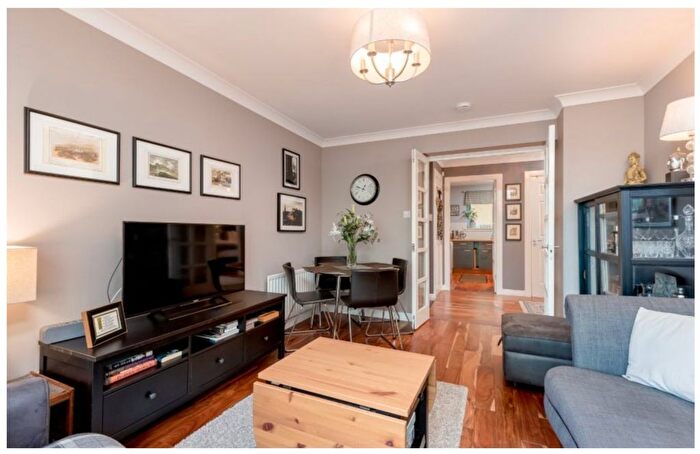 2 Bedroom Flat To Rent In Gentle's Entry, Edinburgh, Midlothian, EH8