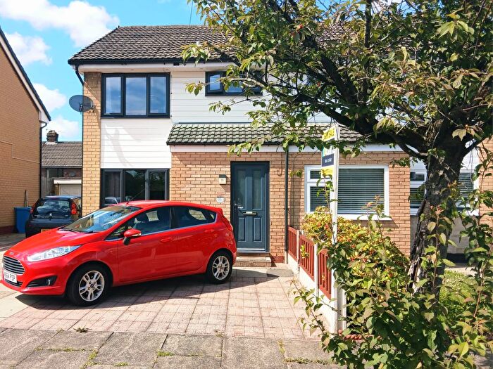 3 Bedroom Semi-Detached House For Sale In Twyford Close, Grosvenor Park, Widnes, WA8