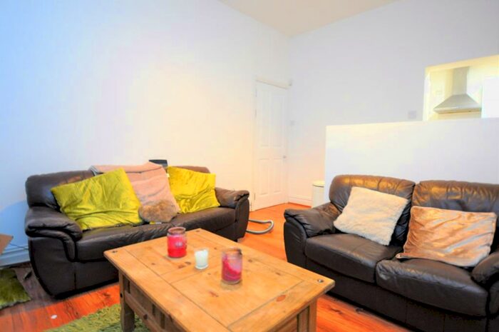 3 Bedroom Flat To Rent In Dinsdale Road, Newcastle Upon Tyne, NE2