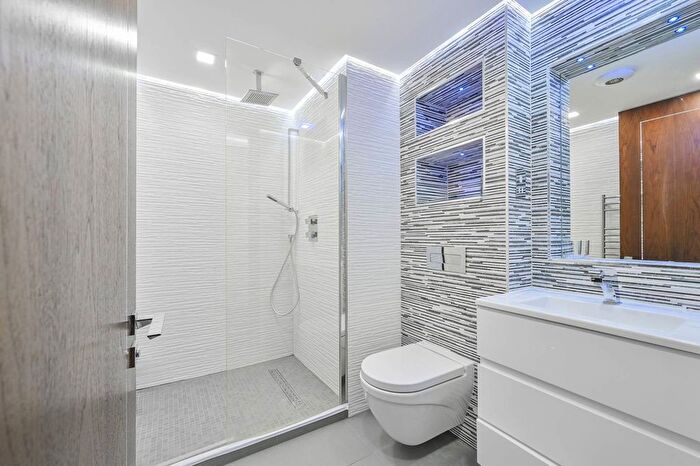 2 Bedroom Flat For Sale In Clarendon Place, Hyde Park Estate, London, W2