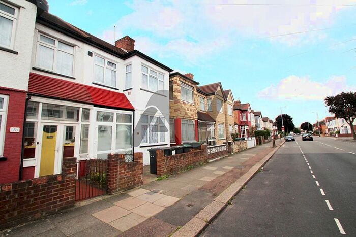 4 Bedroom Terraced House To Rent In Perth Road, Wood Green, N22