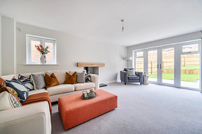 4 Bedroom Detached House For Sale In Hackney Way, Mortimer Common, Reading, Berkshire, RG7