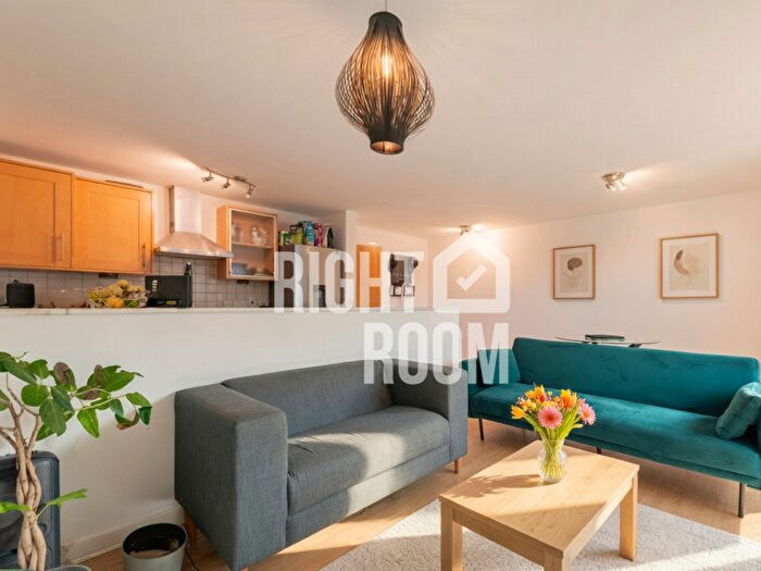 1 Bedroom Flat To Rent In Bed Flat, Ted Bates Road, Southampton, SO14