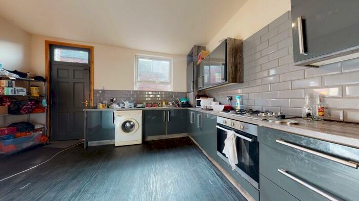 7 Bedroom Terraced House To Rent In Richmond Avenue, Hyde Park, Leeds, LS6