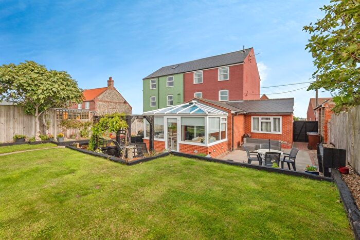 4 Bedroom Semi Detached House For Sale In Beach Road, Bacton, Norwich, NR12