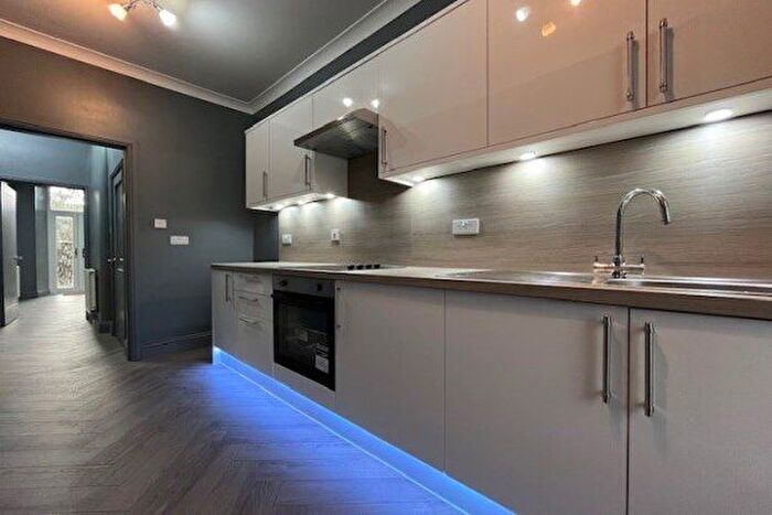 2 Bedroom Flat To Rent In Allanpark Street, Largs, KA30