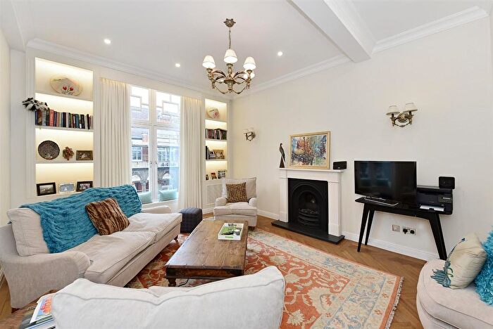 2 Bedroom Flat For Sale In Montagu Mansions, Marylebone, W1U