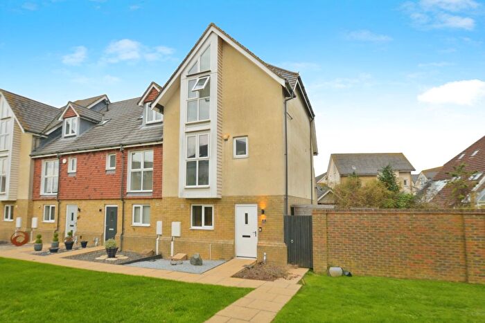 3 Bedroom Semi Detached House For Sale In Kestrel Walk, Hawkinge, Folkestone, Kent, CT18