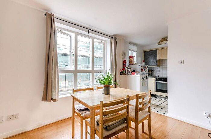 2 Bedroom Flat To Rent In Church Road, Acton, London, W3