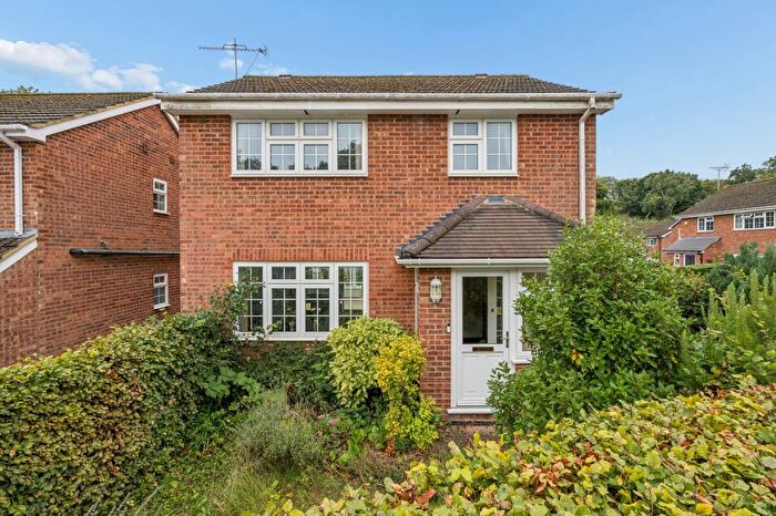 3 Bedroom Detached House For Sale In Redding Drive, Amersham, Buckinghamshire, HP6