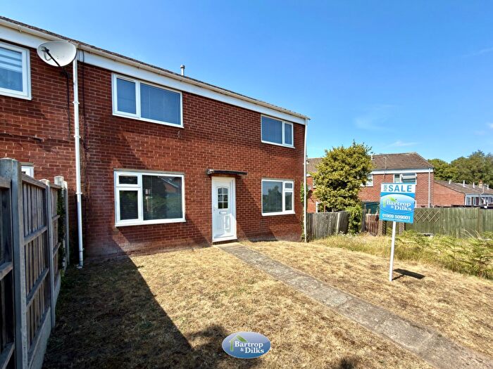 3 Bedroom End Of Terrace House For Sale In Wessex Road, Worksop, S81