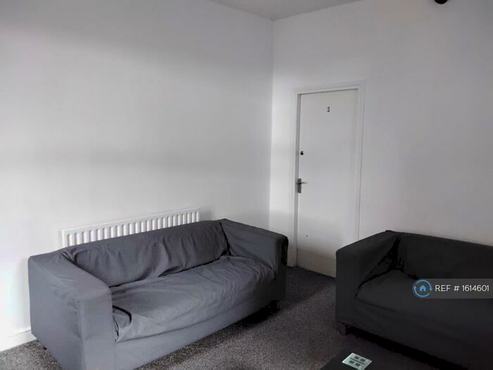 10 Bedroom Flat To Rent In Burns Street, Nottingham, NG7