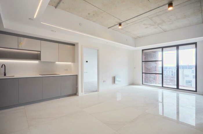 2 Bedroom Apartment To Rent In Apt . :: One Silk Street, M4